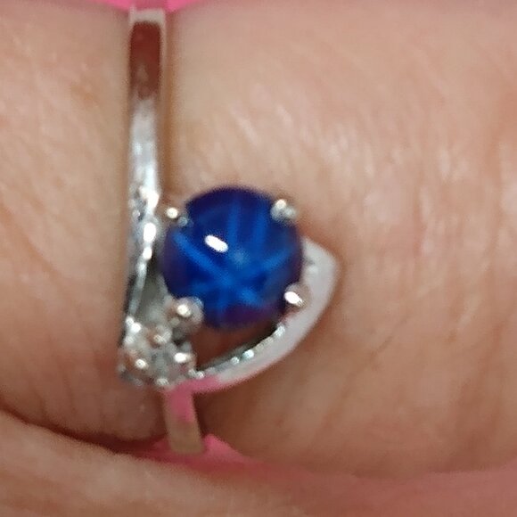 Solid 10k white gold star sapphire - Picture 1 of 7